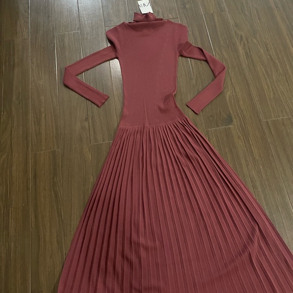 Zara Burgundy Long-Sleeve Pleated Dress - Picture 6 of 7